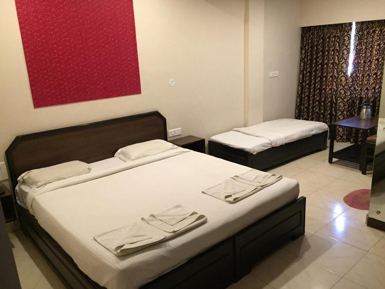 Hotel Campal Панаджи Экстерьер фото