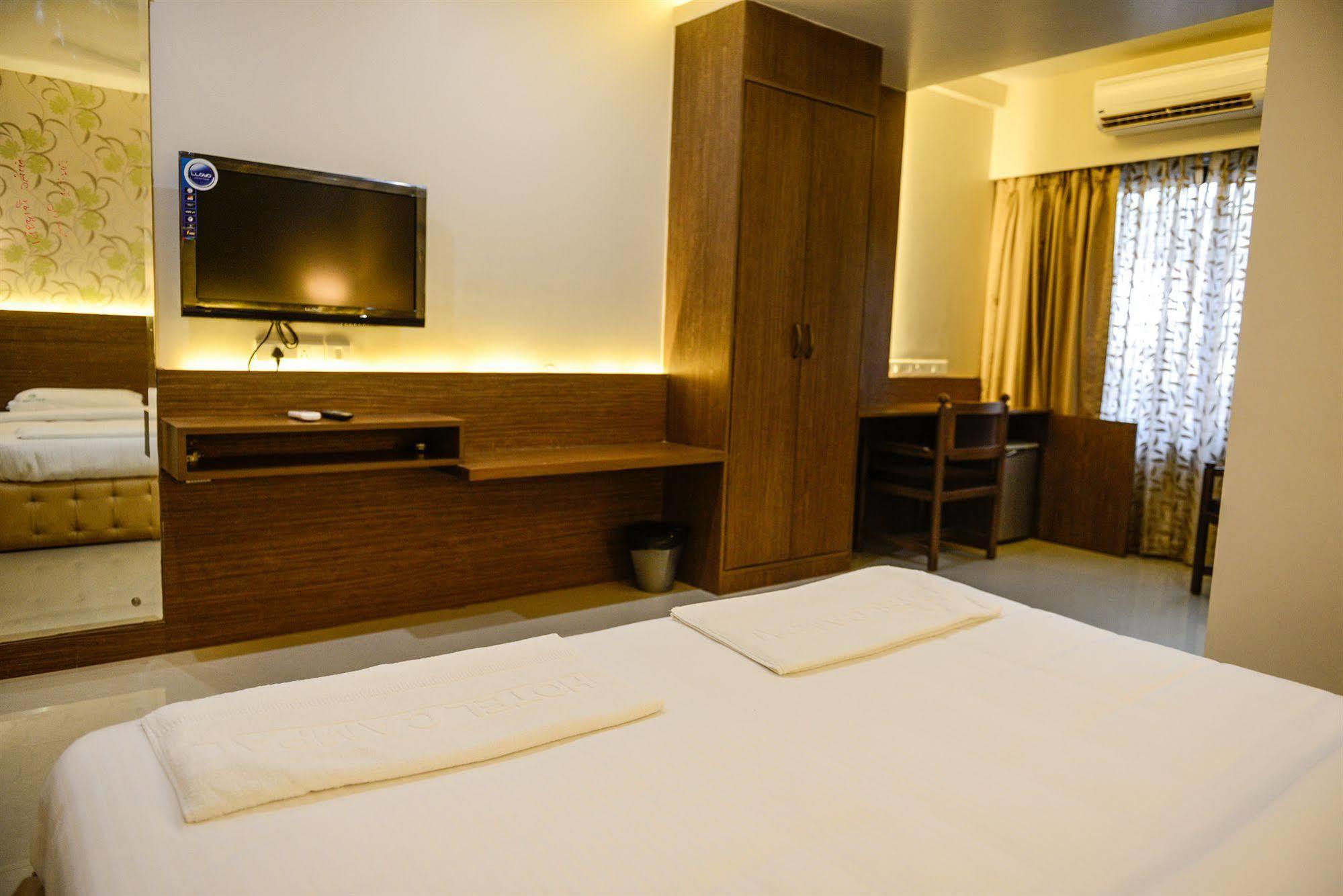 Hotel Campal Панаджи Экстерьер фото