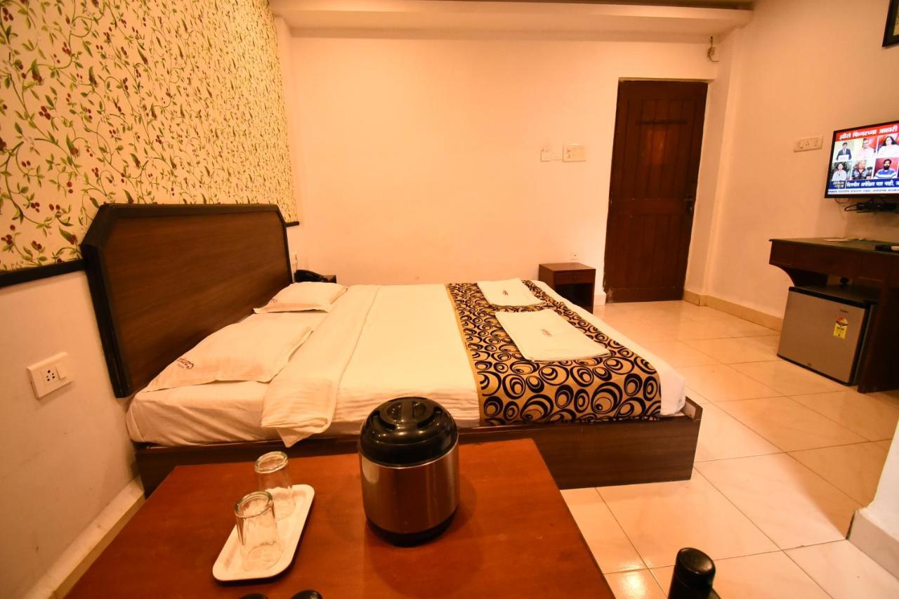 Hotel Campal Панаджи Экстерьер фото
